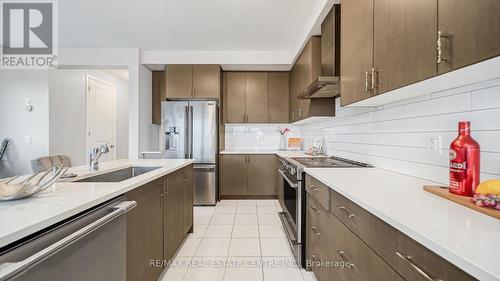 320 Bismark Drive, Cambridge, ON - Indoor Photo Showing Kitchen