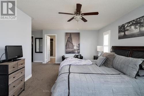 2223 Whistling Springs Crescent, Oakville, ON - Indoor Photo Showing Bedroom