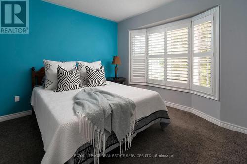 2223 Whistling Springs Crescent, Oakville, ON - Indoor Photo Showing Bedroom