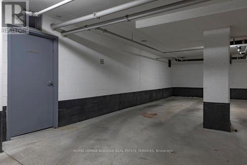 502 - 1940 Ironstone Drive, Burlington, ON - Indoor Photo Showing Garage