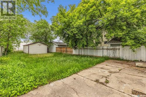 1018 9Th Street E, Saskatoon, SK - Outdoor With Backyard