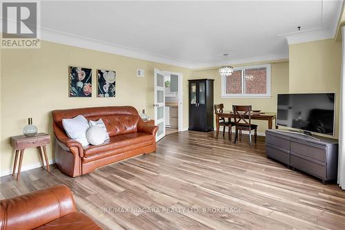 24 Coronation Drive S, Port Colborne (Main Street), ON - Indoor Photo Showing Living Room