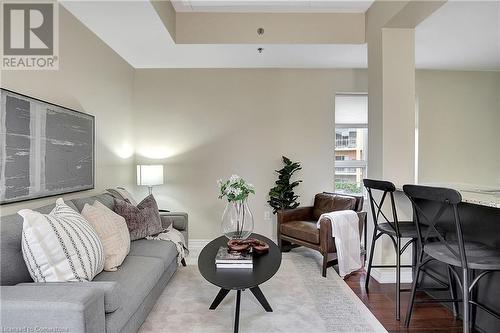 1419 Costigan Road Unit# 210, Milton, ON - Indoor Photo Showing Living Room