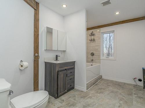 Salle de bains - 51 Rue Des Pimbinas, Austin, QC - Indoor Photo Showing Bathroom