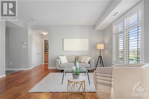 102 - 150 Guelph, Ottawa, ON - Indoor Photo Showing Living Room