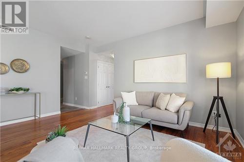 102 - 150 Guelph, Ottawa, ON - Indoor Photo Showing Living Room