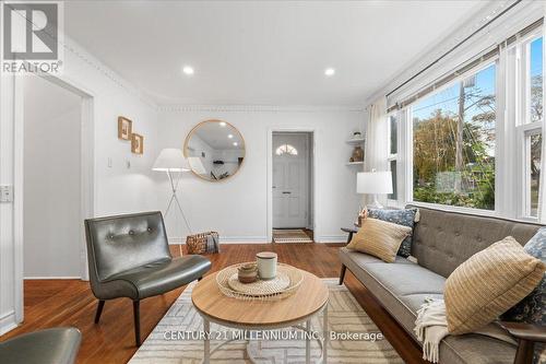 355 Bridge Street E, Belleville, ON - Indoor Photo Showing Living Room