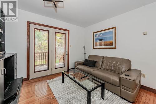 8 Echo Drive, Guelph, ON - Indoor Photo Showing Living Room