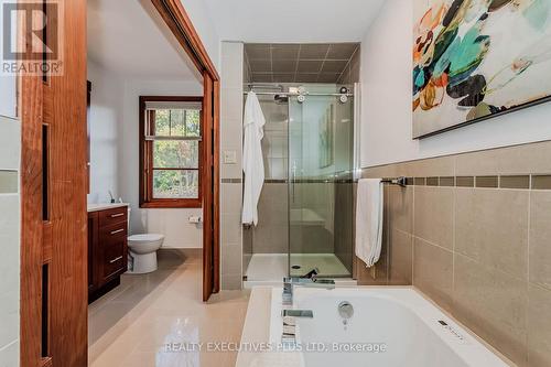 8 Echo Drive, Guelph, ON - Indoor Photo Showing Bathroom