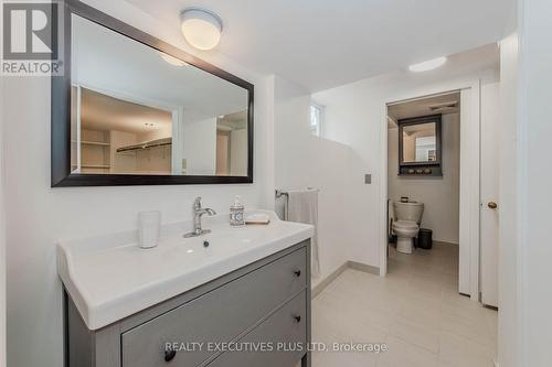 8 Echo Drive, Guelph, ON - Indoor Photo Showing Bathroom