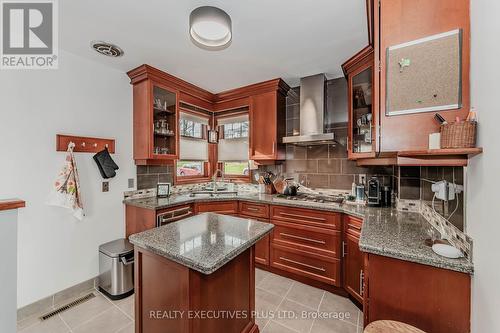 8 Echo Drive, Guelph, ON - Indoor Photo Showing Kitchen