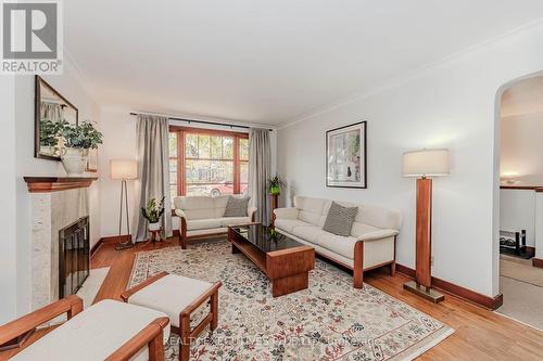 8 Echo Drive, Guelph, ON - Indoor Photo Showing Living Room