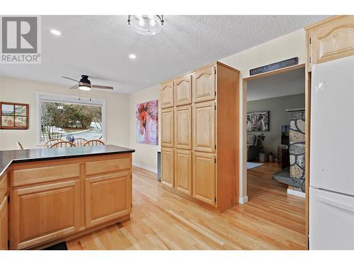 1631 60 Street Ne, Salmon Arm, BC - Indoor Photo Showing Other Room