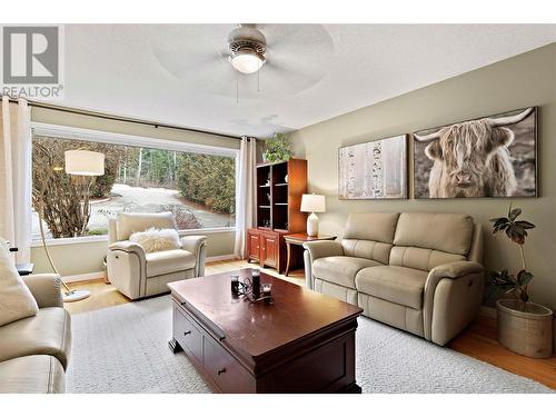 Family Room off Kitchen - 1631 60 Street Ne, Salmon Arm, BC - Indoor Photo Showing Living Room