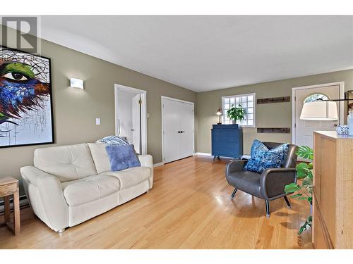 Living Room off front entry - 1631 60 Street Ne, Salmon Arm, BC - Indoor Photo Showing Living Room