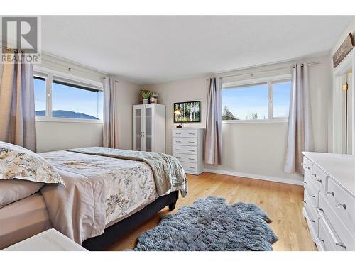 1631 60 Street Ne, Salmon Arm, BC - Indoor Photo Showing Bedroom