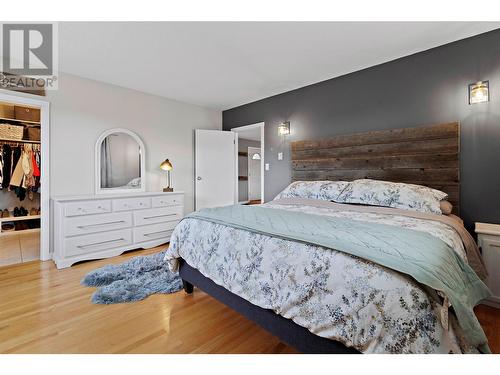 1631 60 Street Ne, Salmon Arm, BC - Indoor Photo Showing Bedroom