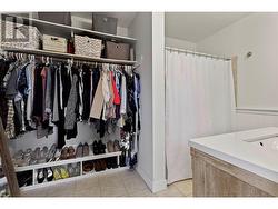 Primary Ensuite with walk-in-closet - 