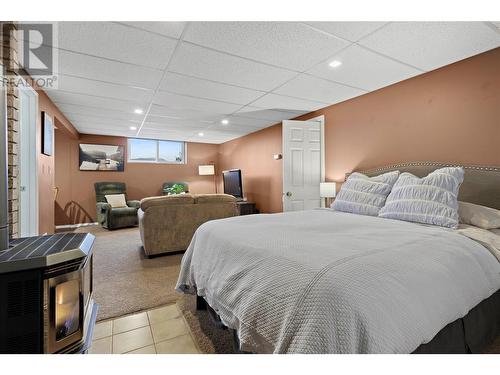 1631 60 Street Ne, Salmon Arm, BC - Indoor Photo Showing Bedroom