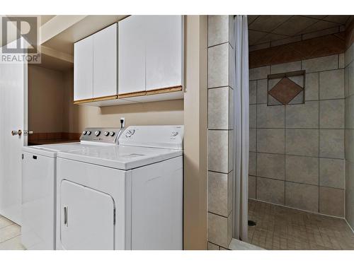 1631 60 Street Ne, Salmon Arm, BC - Indoor Photo Showing Laundry Room