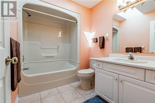 7724 Cortina Crescent, Niagara Falls (Ascot), ON - Indoor Photo Showing Bathroom