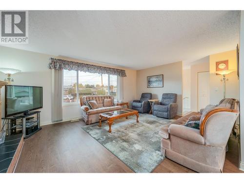 New windows throughout! - 1251 Ortt Place, Kelowna, BC - Indoor Photo Showing Living Room