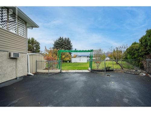 Lots of room for parking!! Bring all the toys!! - 1251 Ortt Place, Kelowna, BC - Outdoor