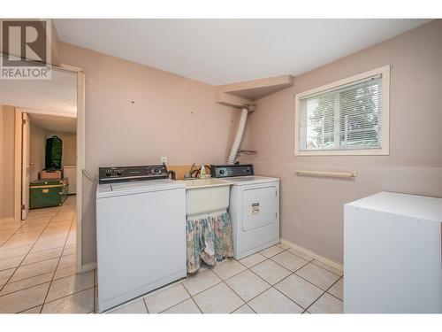 Laundry room - 1251 Ortt Place, Kelowna, BC - Indoor Photo Showing Laundry Room