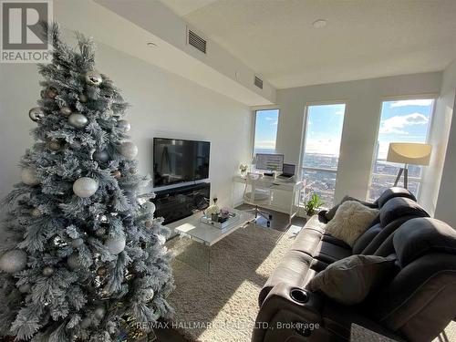 2605 - 55 Regent Park Boulevard, Toronto, ON - Indoor Photo Showing Living Room