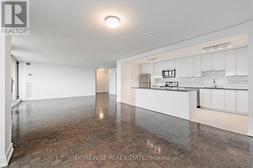 2803 - 7 Jackes Avenue, Toronto, ON - Indoor Photo Showing Kitchen