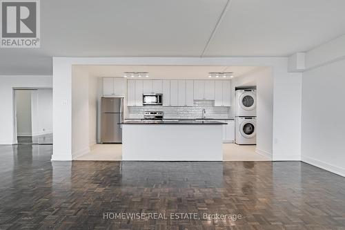 2803 - 7 Jackes Avenue, Toronto, ON - Indoor Photo Showing Kitchen