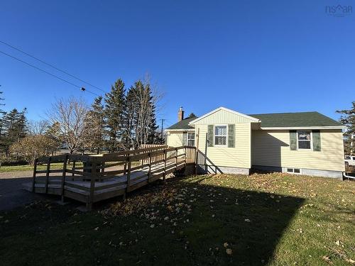 1053 English Mountain Road, South Alton, NS 