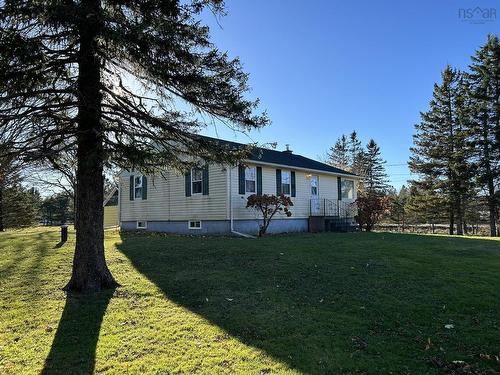 1053 English Mountain Road, South Alton, NS 