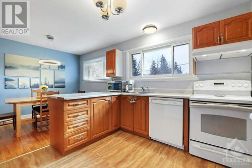 2368 Drury Lane, Ottawa, ON - Indoor Photo Showing Kitchen