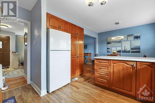 2368 Drury Lane, Ottawa, ON - Indoor Photo Showing Kitchen