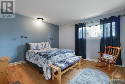 2368 Drury Lane, Ottawa, ON - Indoor Photo Showing Bedroom