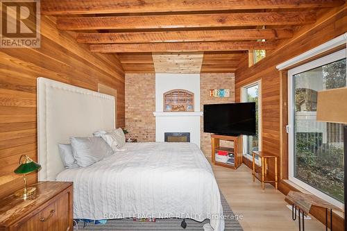 83 Woodland Avenue, St. Catharines (451 - Downtown), ON - Indoor Photo Showing Bedroom