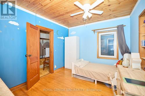 83 Woodland Avenue, St. Catharines (451 - Downtown), ON - Indoor Photo Showing Bedroom