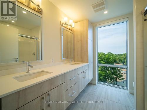 705 - 118 West Street, Port Colborne (Sugarloaf), ON - Indoor Photo Showing Bathroom