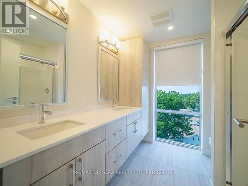 705 - 118 West Street, Port Colborne (Sugarloaf), ON - Indoor Photo Showing Bathroom