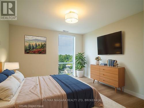 705 - 118 West Street, Port Colborne, ON - Indoor Photo Showing Bedroom