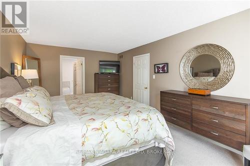 38 Banburry Crescent, Grimsby, ON - Indoor Photo Showing Bedroom