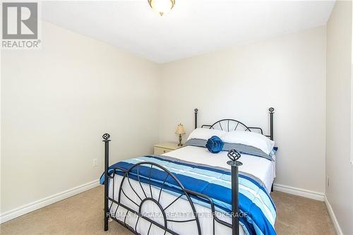 38 Banburry Crescent, Grimsby, ON - Indoor Photo Showing Bedroom