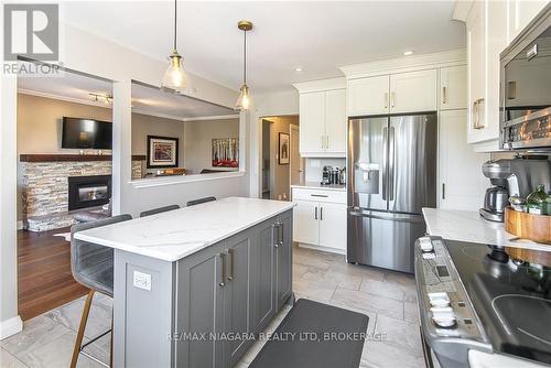 38 Banburry Crescent, Grimsby, ON - Indoor Photo Showing Kitchen