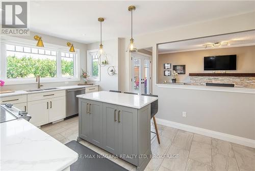 38 Banburry Crescent, Grimsby, ON - Indoor Photo Showing Kitchen