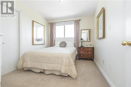 38 Banburry Crescent, Grimsby, ON - Indoor Photo Showing Bedroom