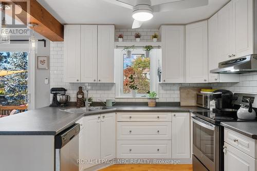 47 Beamer Avenue, St. Catharines (441 - Bunting/Linwell), ON - Indoor Photo Showing Kitchen With Double Sink