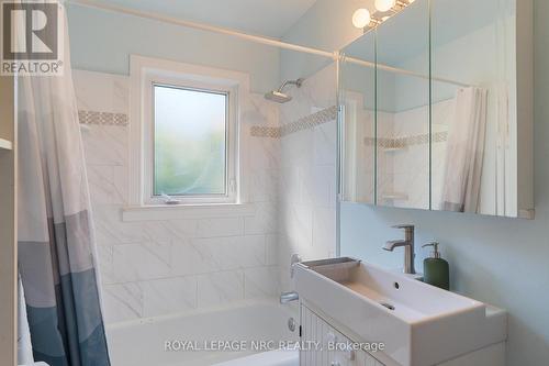 47 Beamer Avenue, St. Catharines (441 - Bunting/Linwell), ON - Indoor Photo Showing Bathroom