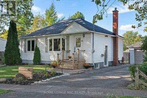 47 Beamer Avenue, St. Catharines (441 - Bunting/Linwell), ON - Outdoor With Facade