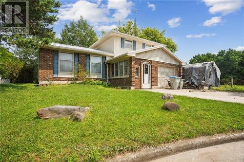 9 Juniper Place, Lambton Shores (Forest), ON - Outdoor